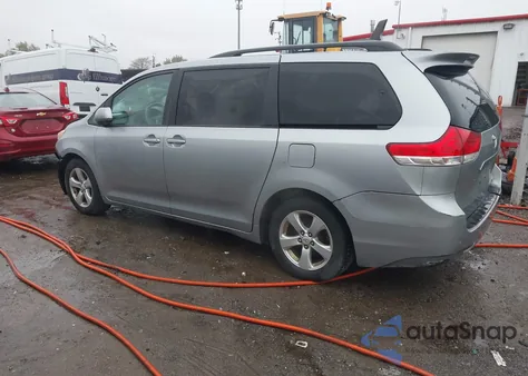 2011 Toyota Sienna Le V6 from USA, damaged, VIN 5TDKK3DC0BS148271